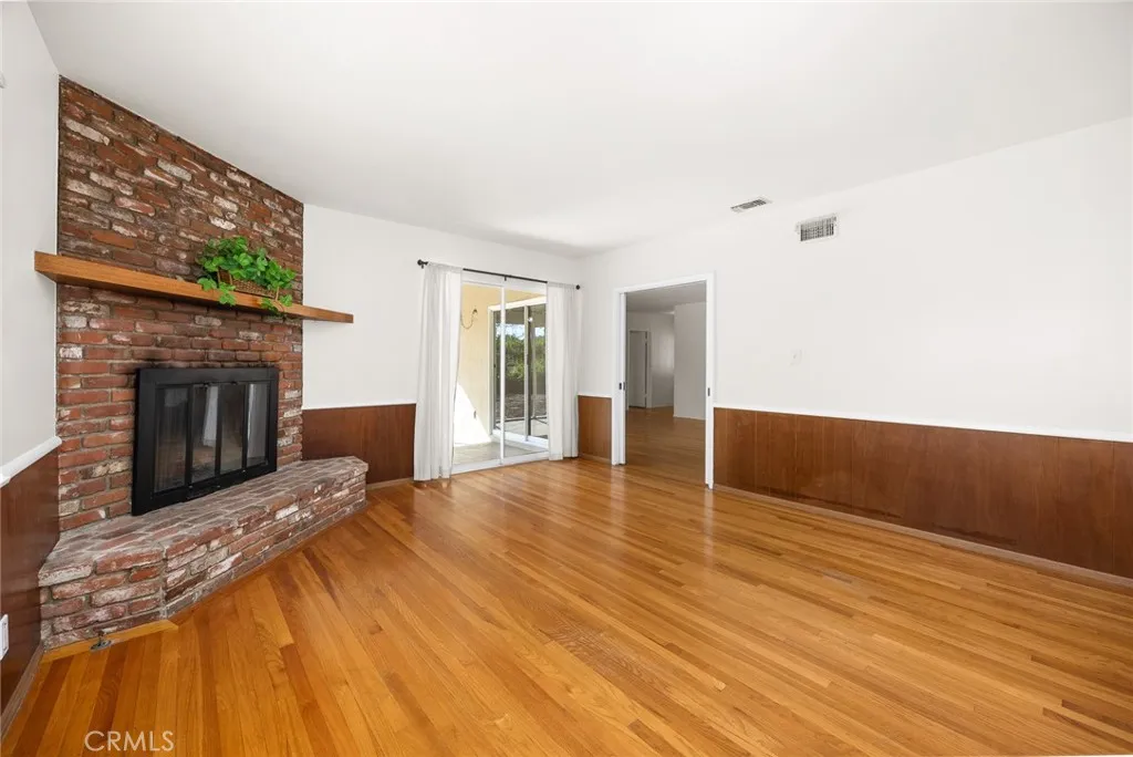1526 Lynoak Dr, Claremont, California 91711 home-pic-11