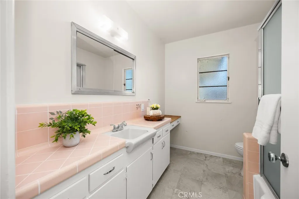 1526 Lynoak Dr, Claremont, California 91711 home-pic-18