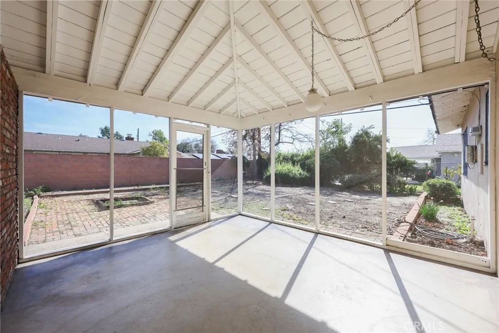 1526 Lynoak Dr, Claremont, California 91711 home-pic-24