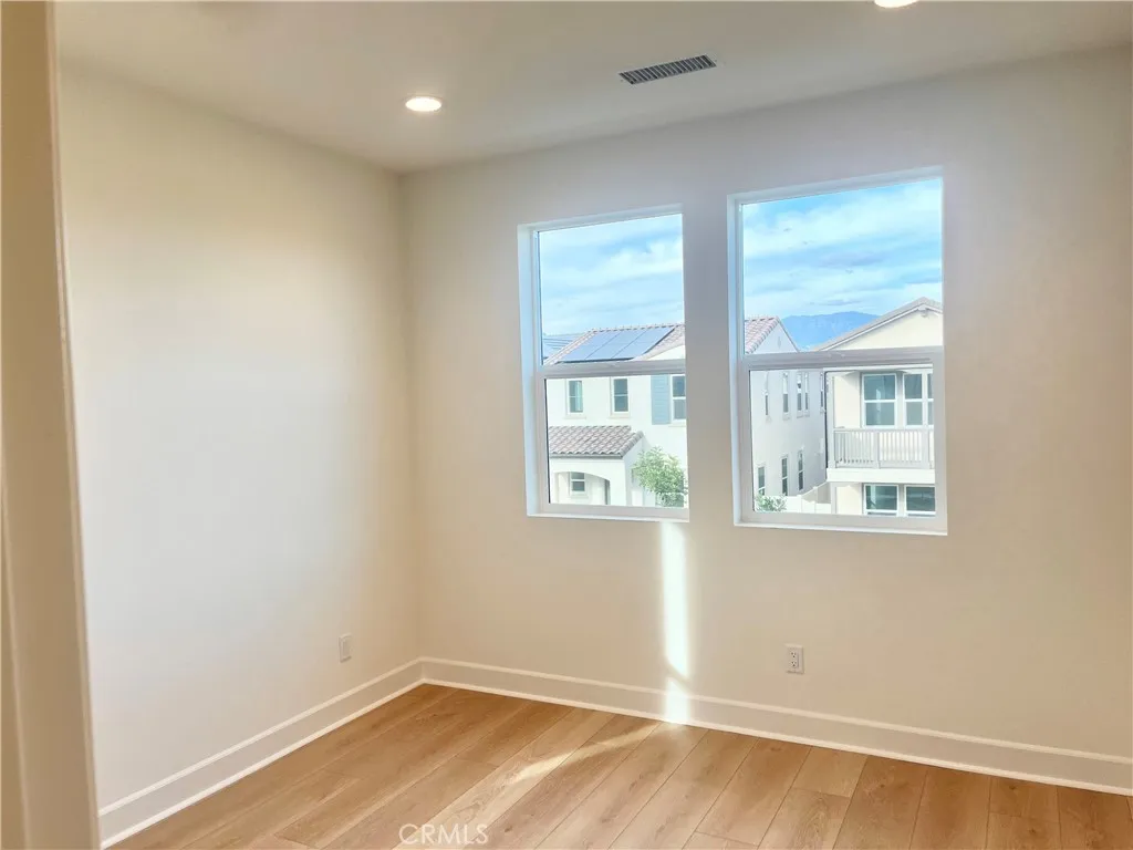 413 Belair Walk, Ventura, California 93004 home-pic-11