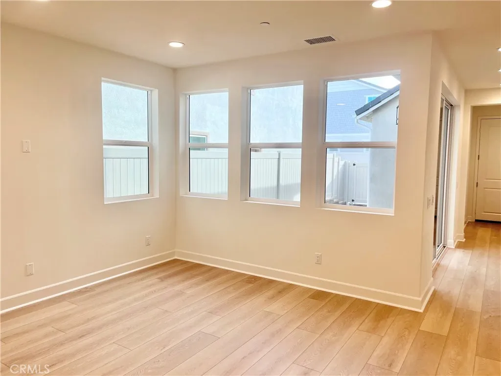 413 Belair Walk, Ventura, California 93004 home-pic-6