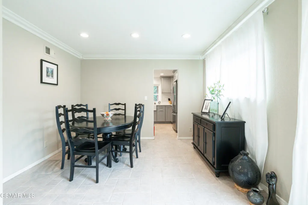 2362 Medina Avenue, Simi Valley, California 93063 home-pic-22