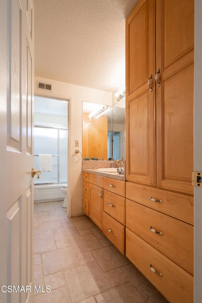2362 Medina Avenue, Simi Valley, California 93063 home-pic-34
