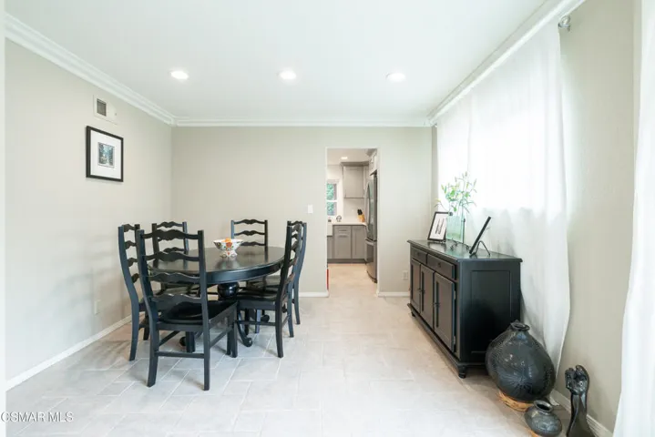 2362 Medina Ave-37
