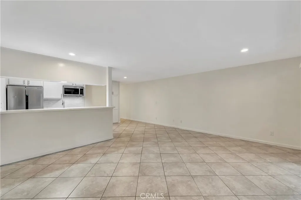 280 Molino 108, Long Beach, California 90803 home-pic-16
