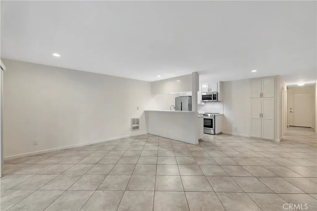 280 Molino 108, Long Beach, California 90803 home-pic-17