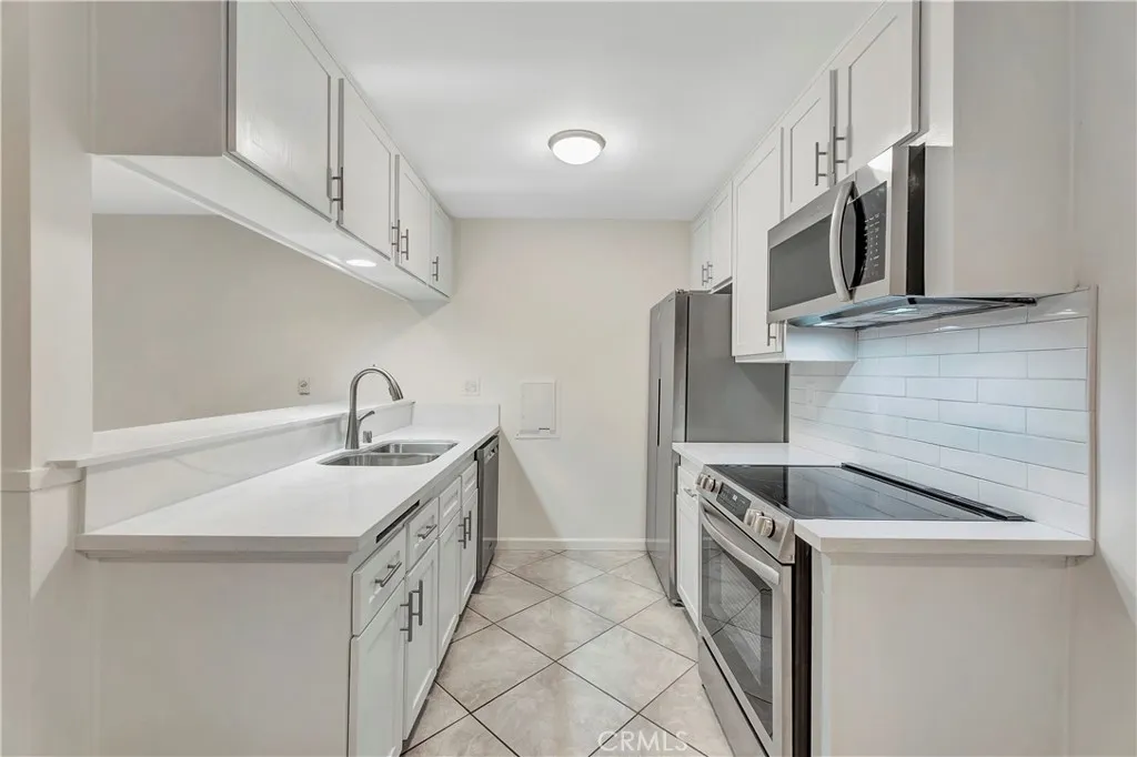 280 Molino 108, Long Beach, California 90803 home-pic-18
