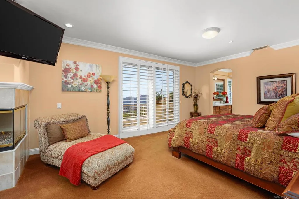 29166 Meadow Glen Way West, Escondido, California 92026 home-pic-38