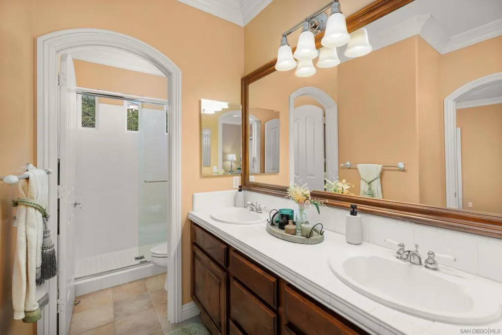 29166 Meadow Glen Way West, Escondido, California 92026 home-pic-45