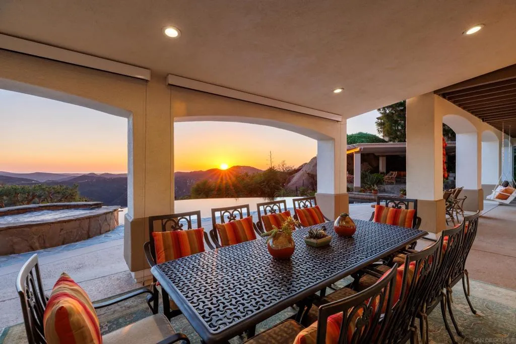 29166 Meadow Glen Way West, Escondido, California 92026 home-pic-19