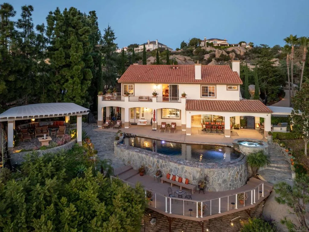 29166 Meadow Glen Way West, Escondido, California 92026 home-pic-4
