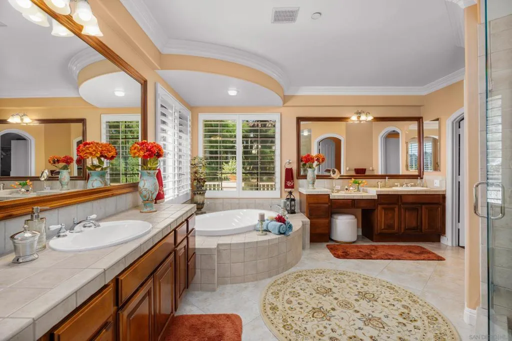 29166 Meadow Glen Way West, Escondido, California 92026 home-pic-40
