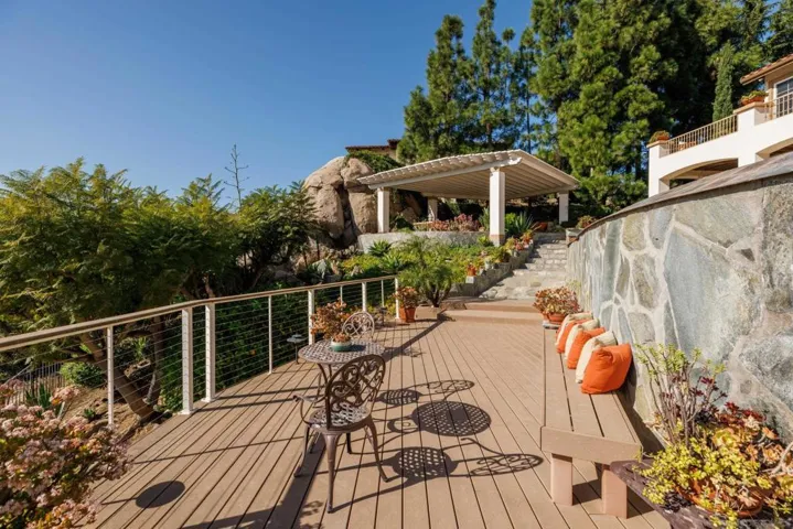 29166 Meadow Glen Way West, Escondido, California 92026