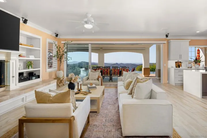29166 Meadow Glen Way West, Escondido, California 92026