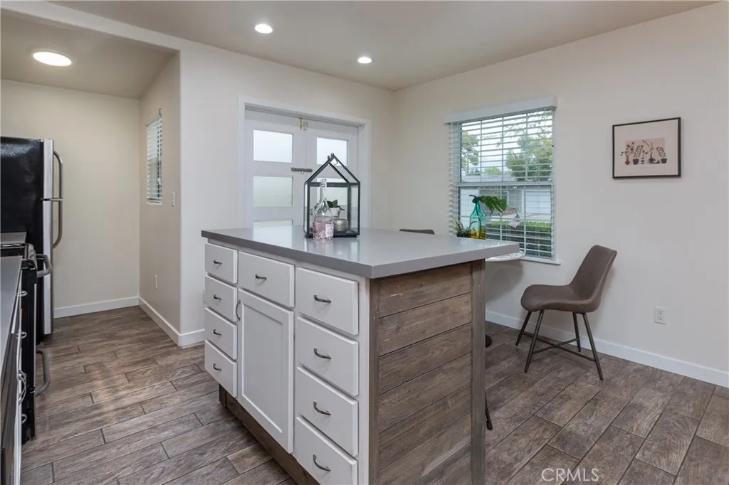 211 S Keystone, Burbank, California 91506 home-pic-8