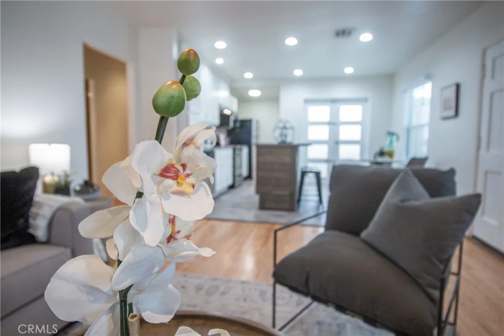 211 S Keystone, Burbank, California 91506 home-pic-17