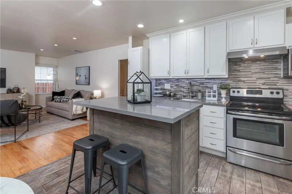 211 S Keystone, Burbank, California 91506 home-pic-14