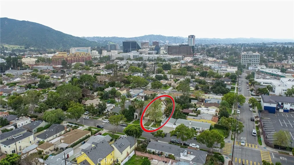 211 S Keystone, Burbank, California 91506 home-pic-50