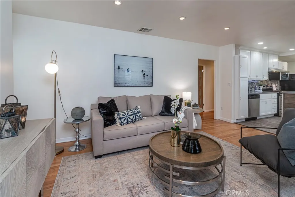 211 S Keystone, Burbank, California 91506 home-pic-9