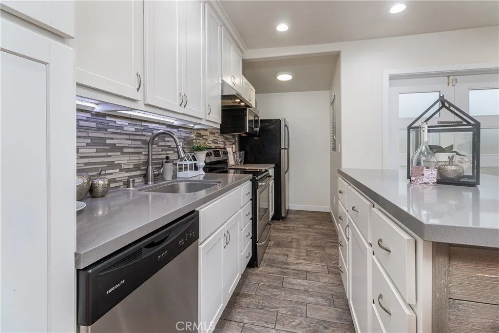 211 S Keystone, Burbank, California 91506 home-pic-13