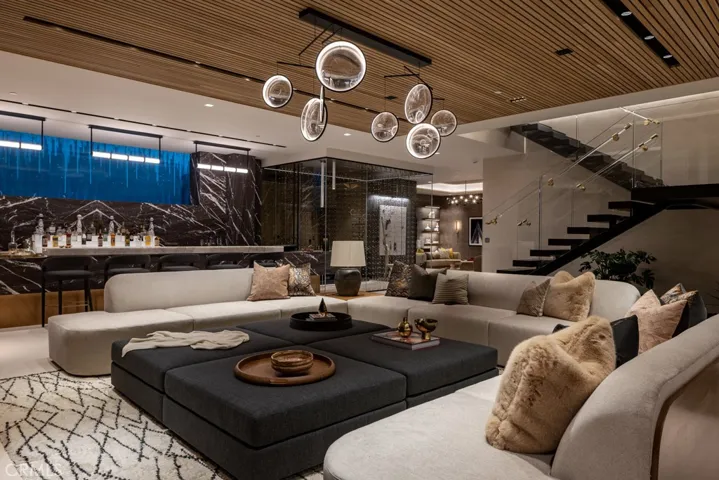 3512 Ocean Boulevard, Corona Del Mar, California 92625