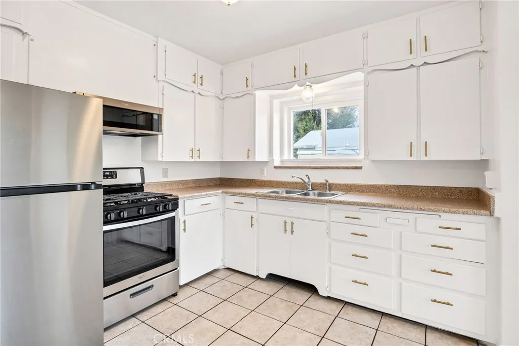 247 N Wateka, San Jacinto, California 92583 home-pic-14
