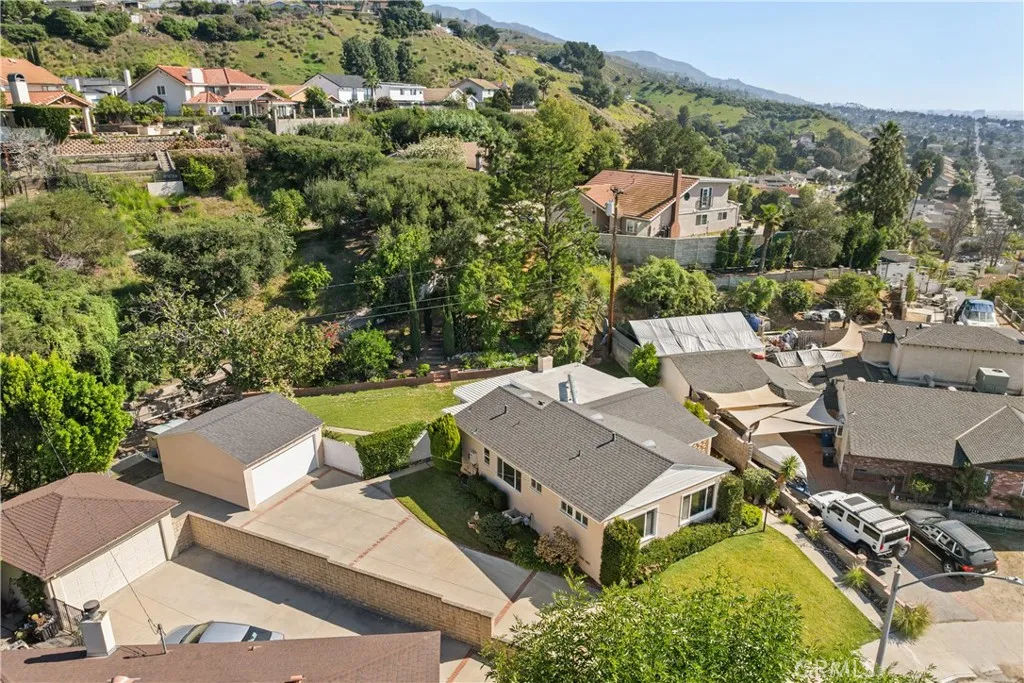 2324 Harold Circle, Burbank, California 91504 home-pic-22