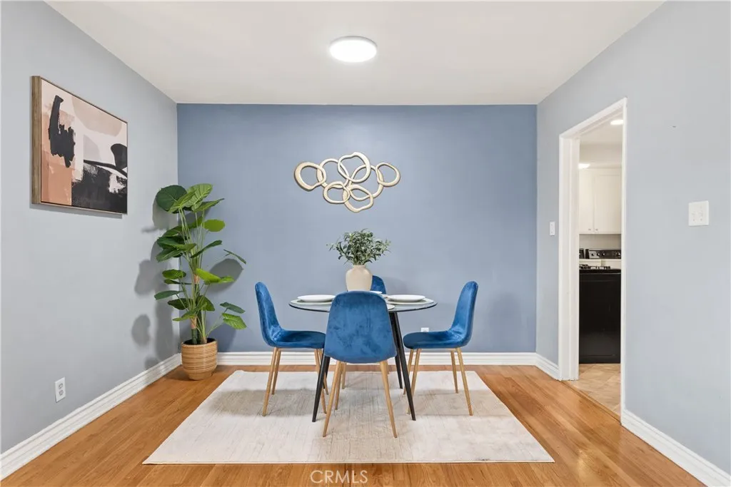 2324 Harold Circle, Burbank, California 91504 home-pic-6