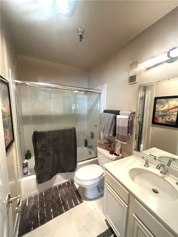 Large Front Bedroom Bathroom