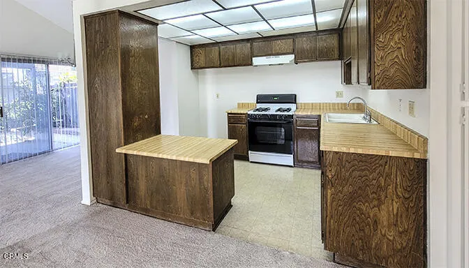 643 Holly Avenue, Oxnard, California 93036 home-pic-8