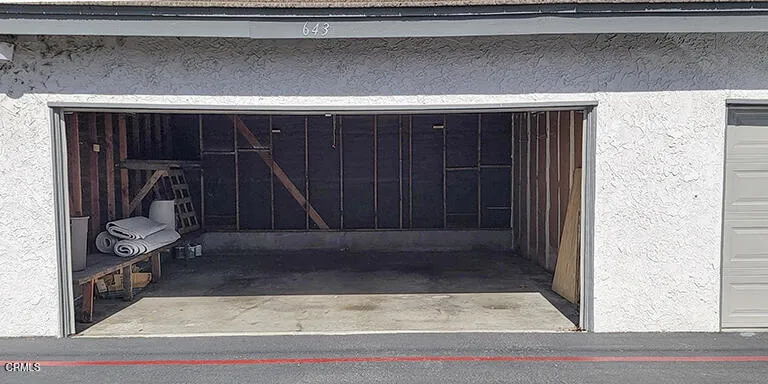 643 Holly Avenue, Oxnard, California 93036 home-pic-16