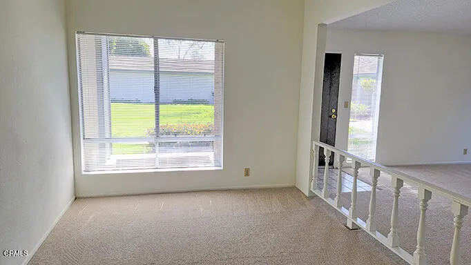 643 Holly Avenue, Oxnard, California 93036 home-pic-2