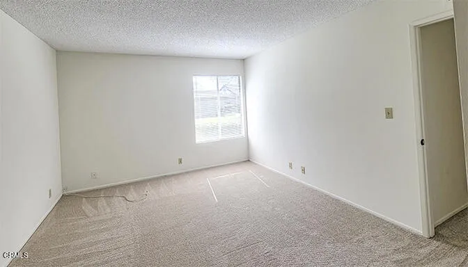 643 Holly Avenue, Oxnard, California 93036 home-pic-13