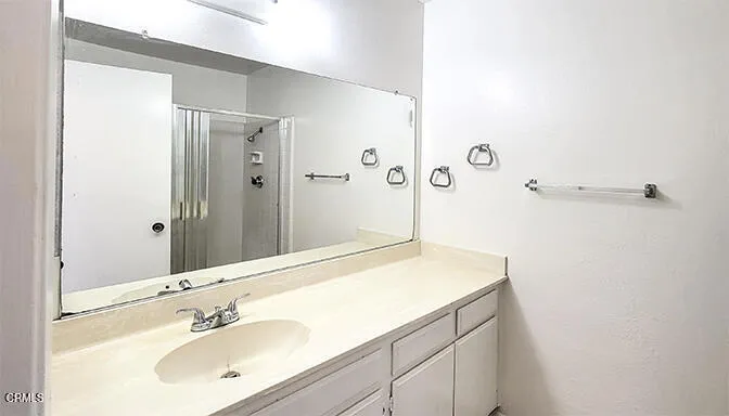 643 Holly Avenue, Oxnard, California 93036 home-pic-12