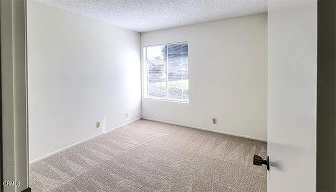 643 Holly Avenue, Oxnard, California 93036 home-pic-11