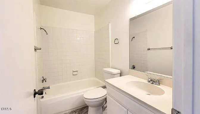 643 Holly Avenue, Oxnard, California 93036 home-pic-10