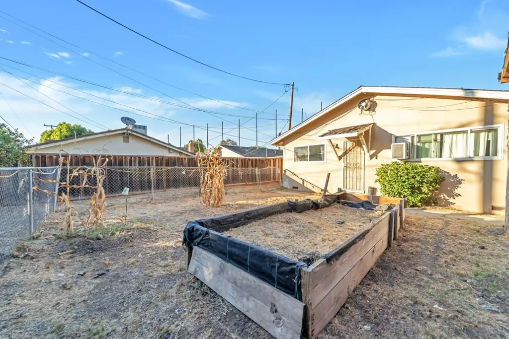 734 734 Overland, San Jose, California 95111 home-pic-18