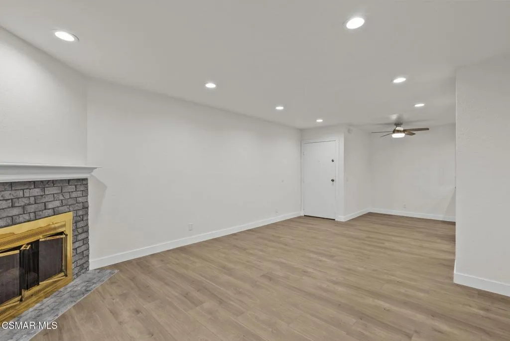 1246 Patricia Avenue 21, Simi Valley, California 93065 home-pic-11