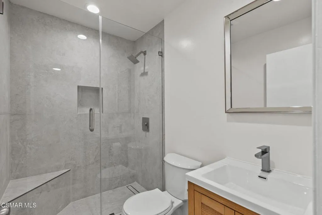 1246 Patricia Avenue 21, Simi Valley, California 93065 home-pic-18