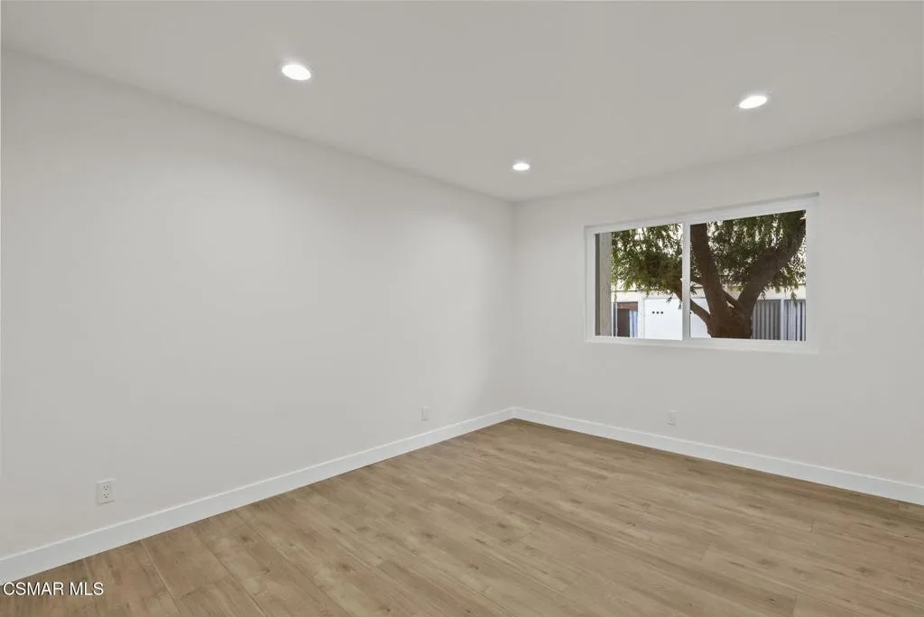 1246 Patricia Avenue 21, Simi Valley, California 93065 home-pic-19