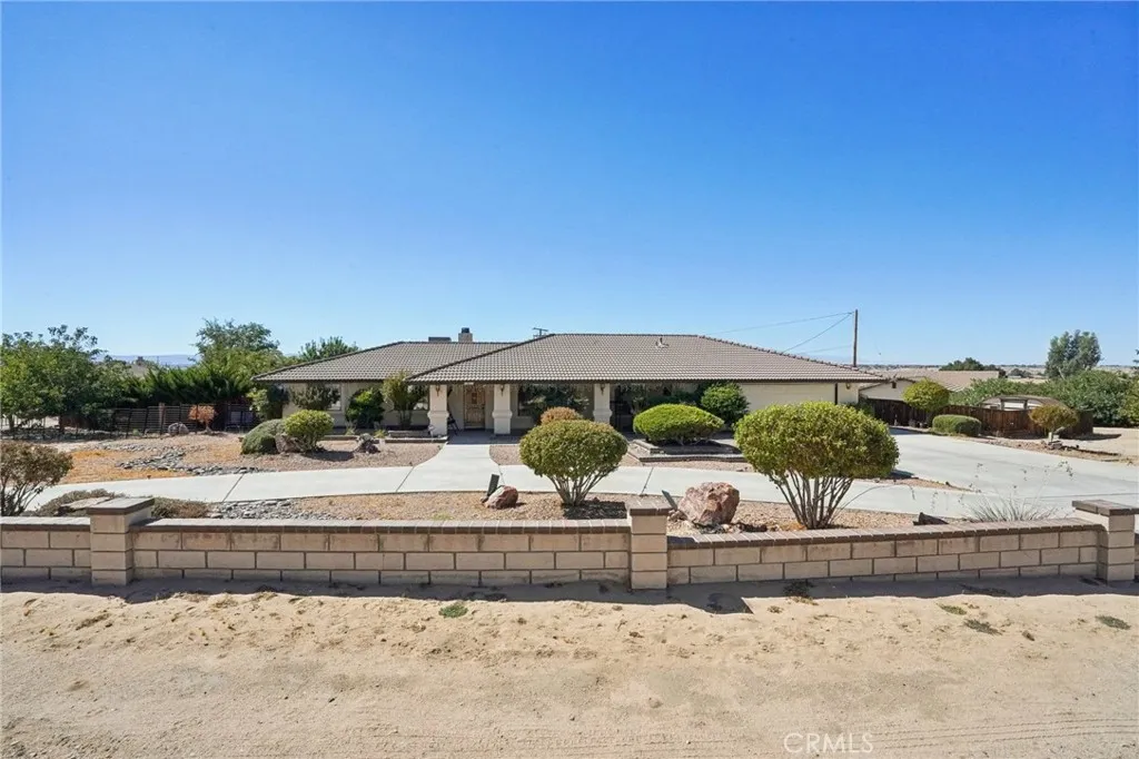 14610 Havasu, Apple Valley, California 92307 home-pic-1