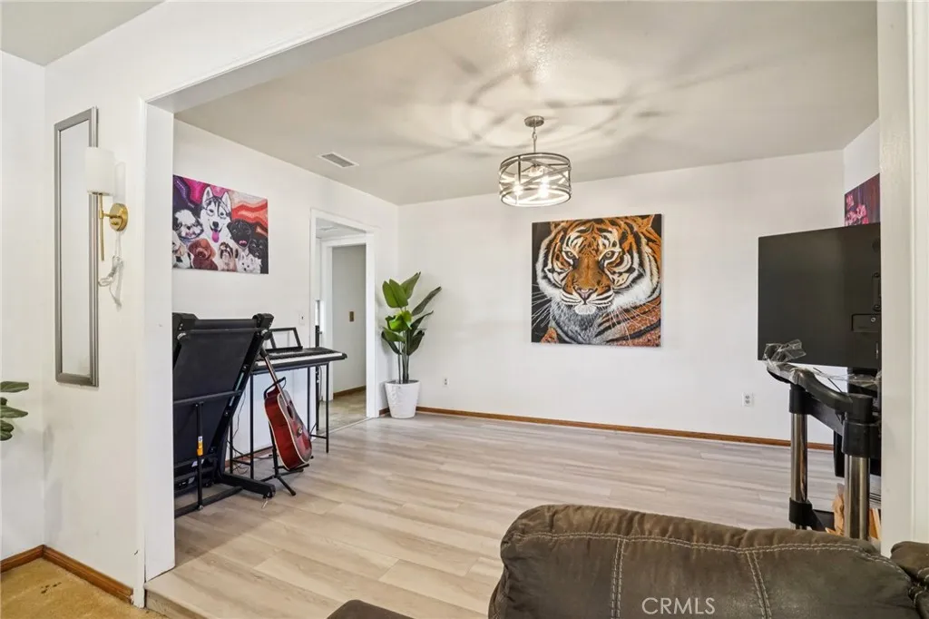 14610 Havasu, Apple Valley, California 92307 home-pic-7