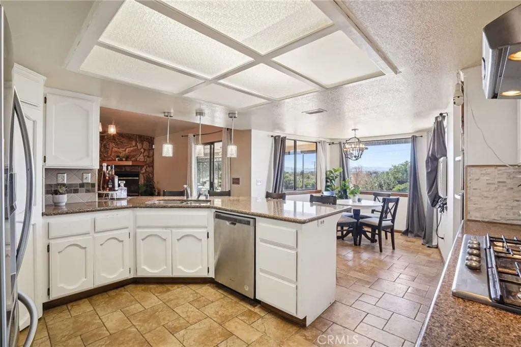 14610 Havasu, Apple Valley, California 92307 home-pic-12