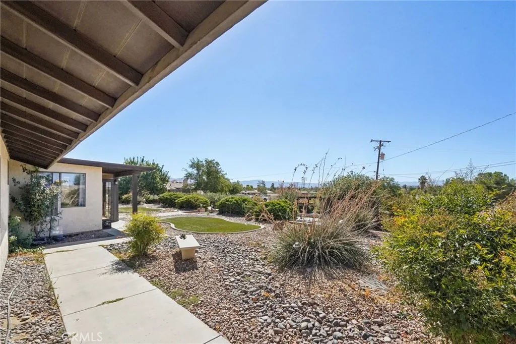 14610 Havasu, Apple Valley, California 92307 home-pic-33