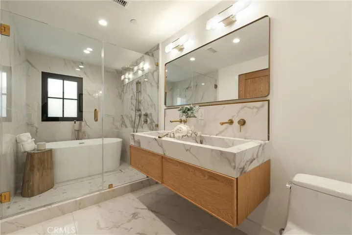 214 Abalone Avenue, Newport Beach, California 92662