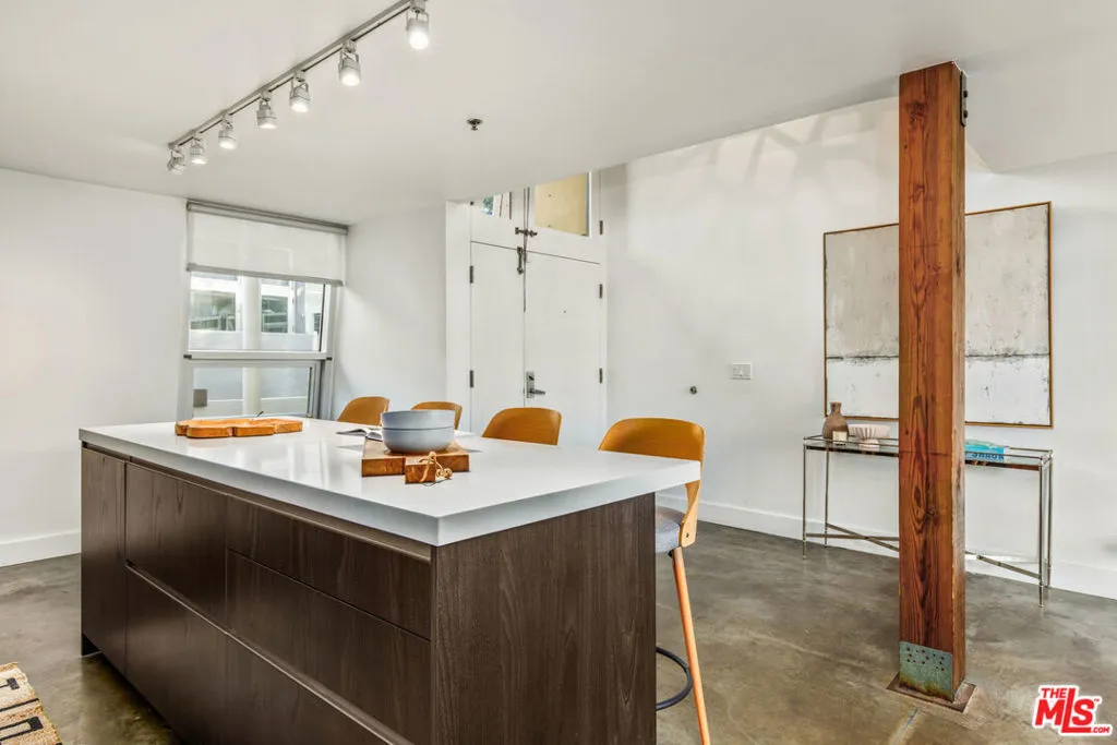 615 Hampton Drive A102, Venice, California 90291 home-pic-12