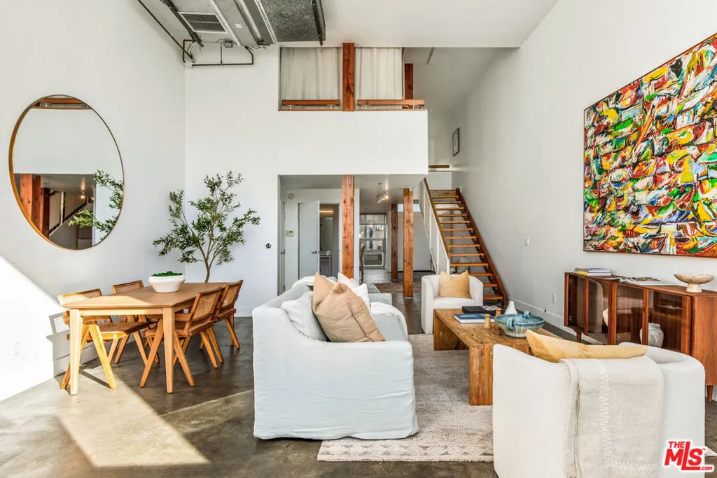 615 Hampton Drive A102, Venice, California 90291 home-pic-1