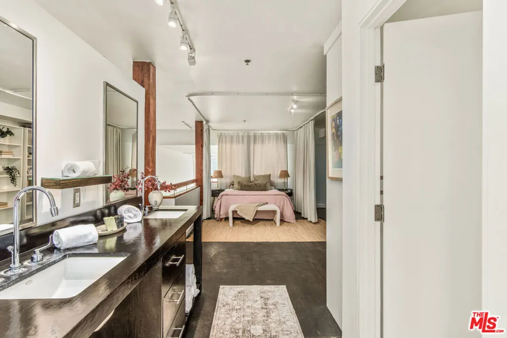 615 Hampton Drive A102, Venice, California 90291 home-pic-30