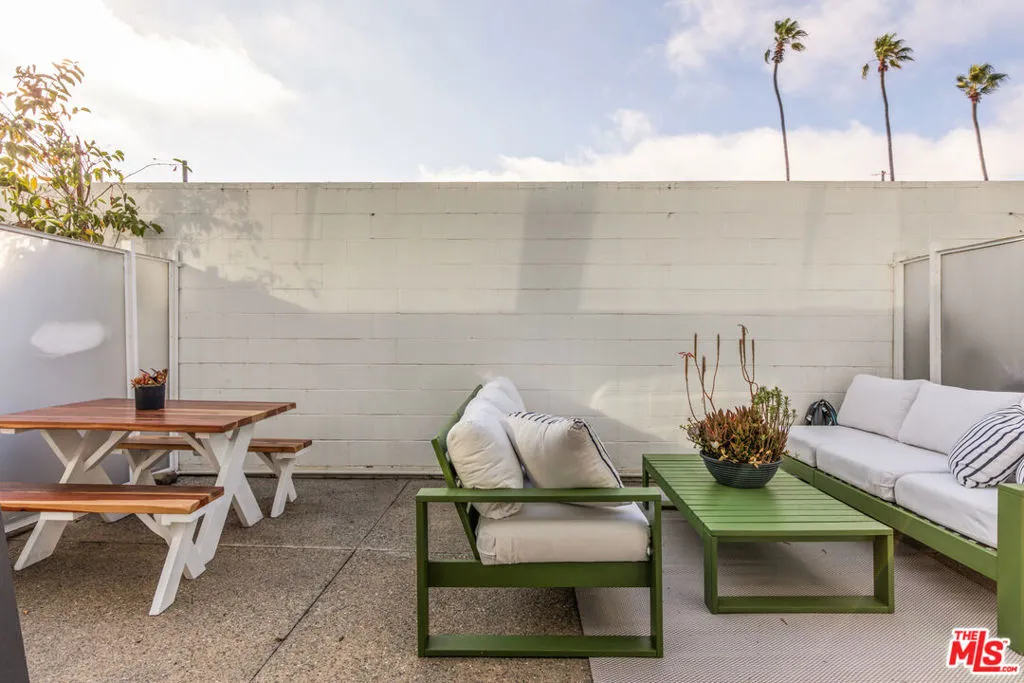 615 Hampton Drive A102, Venice, California 90291 home-pic-22