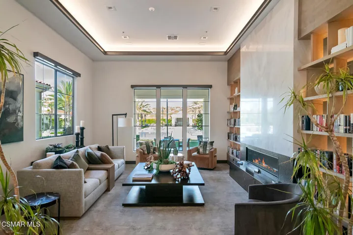 2400 Conroy Clubhousse Sitting Room